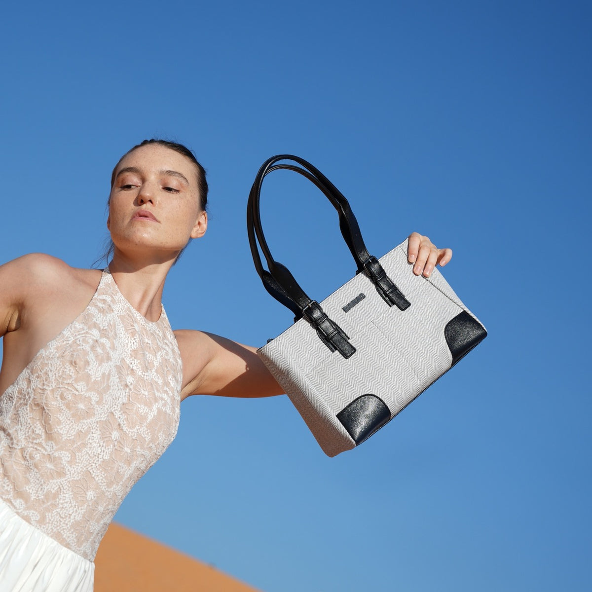 Túi xách da nữ Venessa Handbag - màu Trắng-thumbmail-4