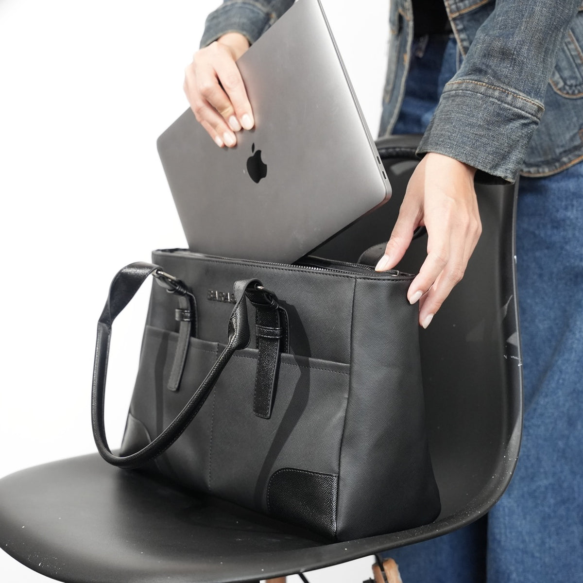 Túi xách da nữ Venessa Handbag - màu Đen-thumbmail-5
